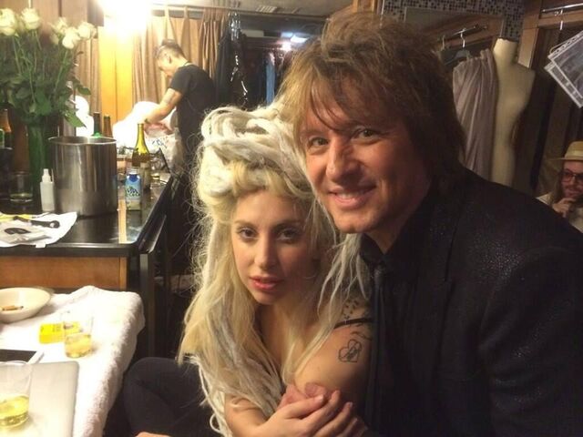File:11-10-13 ArtRave Backstage 001.jpg