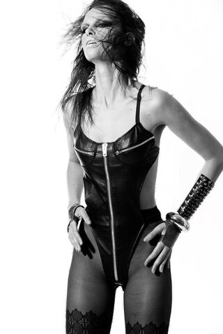 File:Bess NYC Fall Winter 2009 bodysuit.jpg