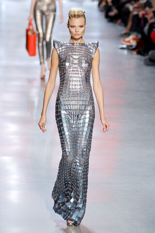 File:Paco-Rabanne-Spring-Fashion-2012-at-Paris-5.jpg