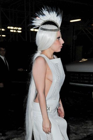 File:2-18-14 Leaving NBC studio in NYC 003.jpg