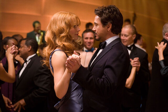 Archivo:Tony-stark-and-pepper-potts-for-the-iron-man-movie.jpg