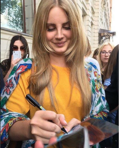 File:Lana in Poland, 2016.png