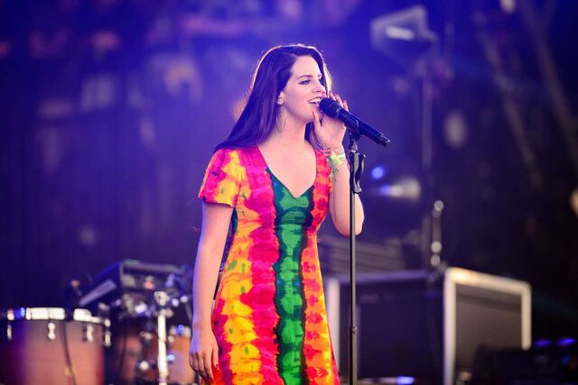 File:Lana-Del-Rey--Performs-Live-at-Glastonbury-Festival--01.jpg