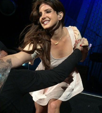 File:Tumblr nyg22xpbn71rk2e30o1 500.jpg