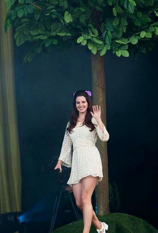 File:Lanadelreyfirstappearancejune9.png