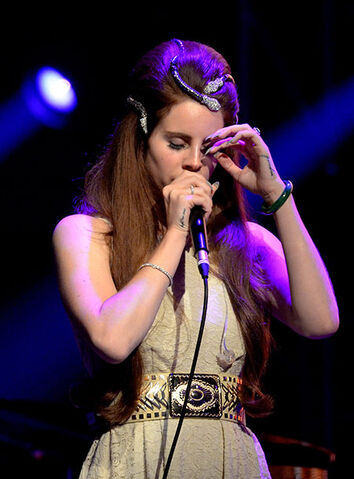 File:Lana-del-rey-5.nocrop.w451.h670.jpg
