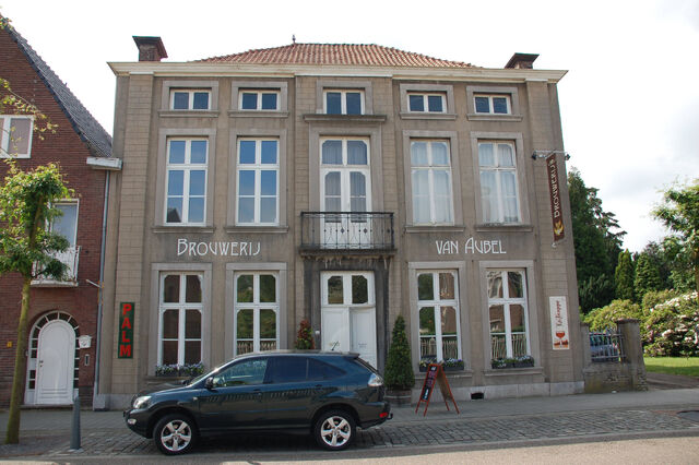 Bestand:Van Aubel.jpg