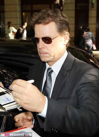 File:Greg Kinnear.jpg
