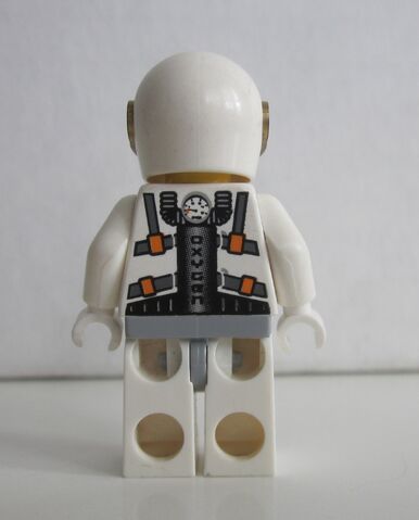 File:MarsMissionManBack.jpg