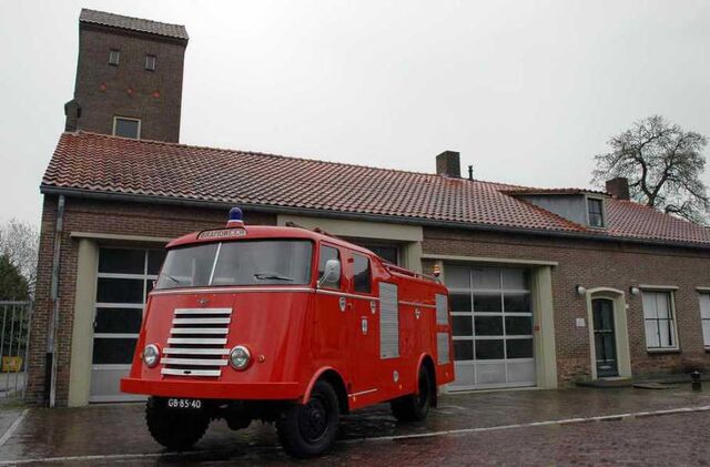 File:1962-daf-tanknevelspuit.jpg