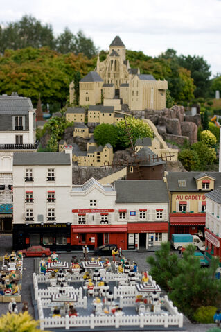 File:Legoland-Paris.jpg