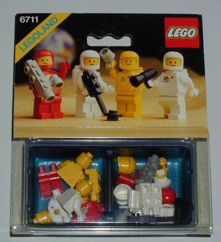 File:6711- LEGO Mini-Figures.jpg