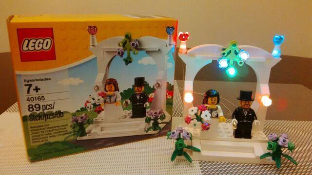 File:Lego 40165.jpg