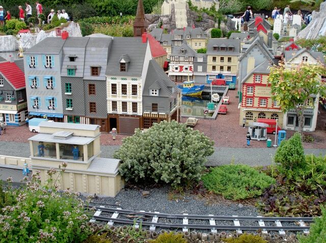 File:Lego France.jpg
