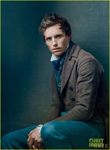 File:Amanda-seyfried-eddie-redmayne-les-miserables-vogue-feature-02.jpg