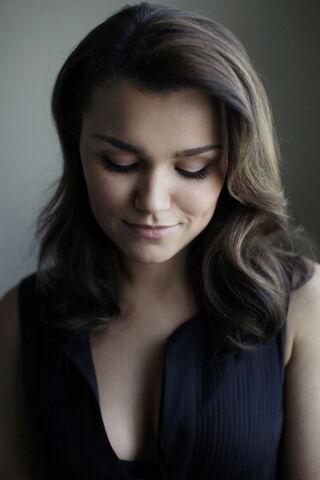 File:Samantha-Barks-LA-Times-Photoshoot-samantha-barks-34477448-396-594.jpg