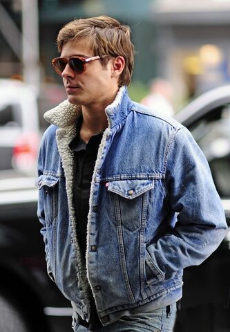 File:Zac-efron-blue-01.jpg