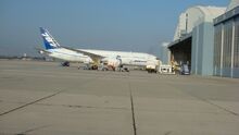 Boeing 787 at KSBD