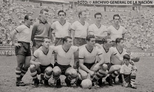 Archivo:AMETeamAños20.jpg