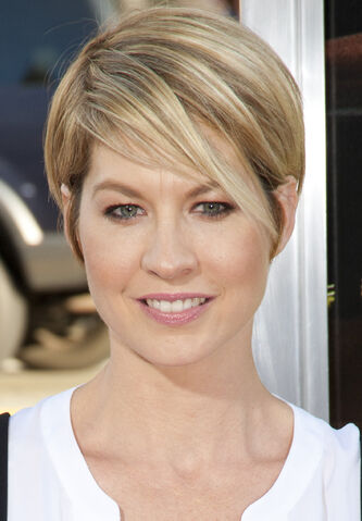 File:Jenna Elfman 2011.jpg