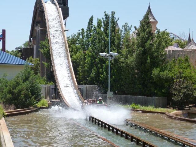 File:Bugs-white-water-rapids-zjtD.jpg