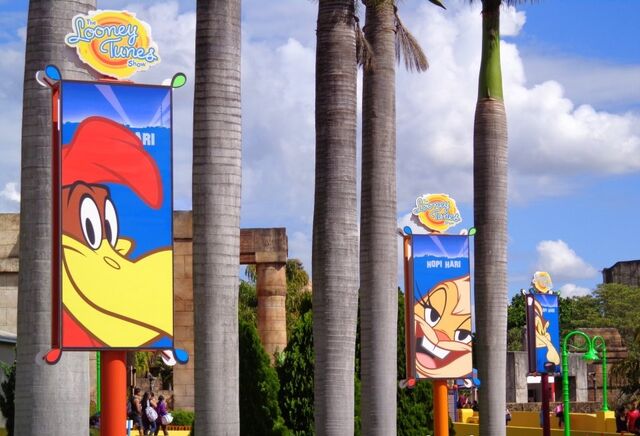 File:Banners.jpg