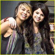 Selena-gomez-eat-beat.jpg