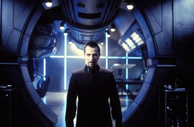 File:Still-of-gary-oldman-in-lost-in-space-(1998).jpg