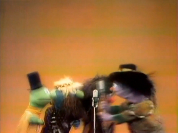 File:Hippies dance 2.png