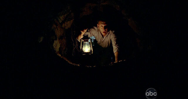 File:5x12 CrawlingThroughAMaze.jpg