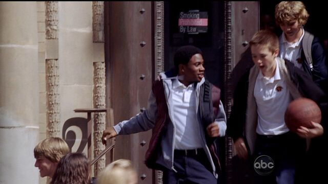 File:5x07 Walt's friends.jpg