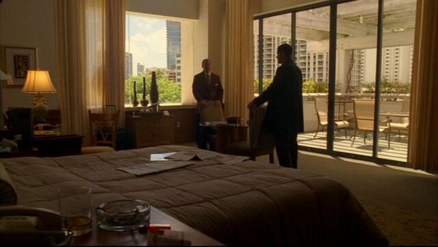 Ficheiro:1x05hotelroom.jpg