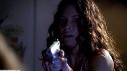 800px-4x13katefindsclaire.jpg
