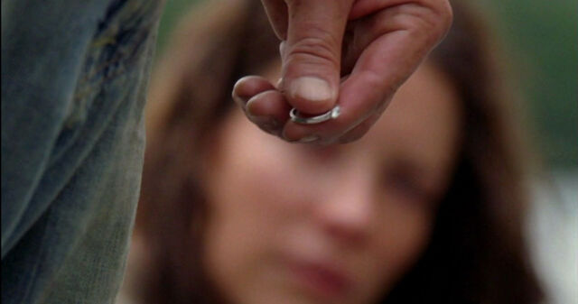 File:6x03 LordOfTheRing.jpg