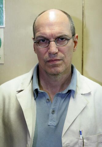 Ficheiro:Dr.racy.jpg