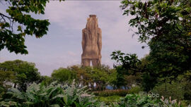 FourToesStatue-5x08.jpg