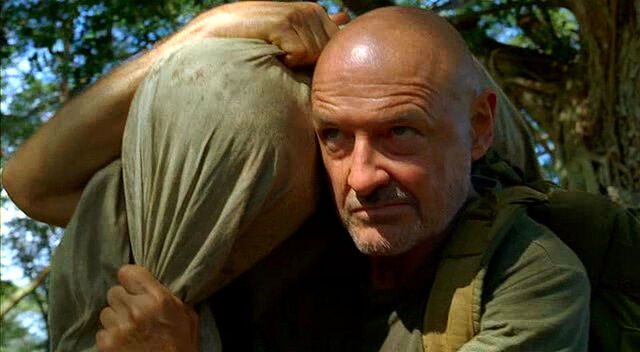 File:3x19LockeCarriesBaggage.jpg