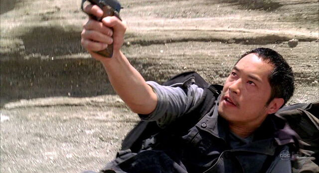 File:4x02 HoldOnHandsom.jpg