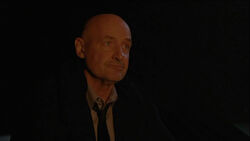 5x07-Locke-Kaputze.jpg