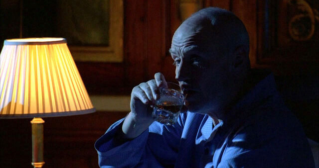 File:4x09 ADrinkLateAtNight.jpg
