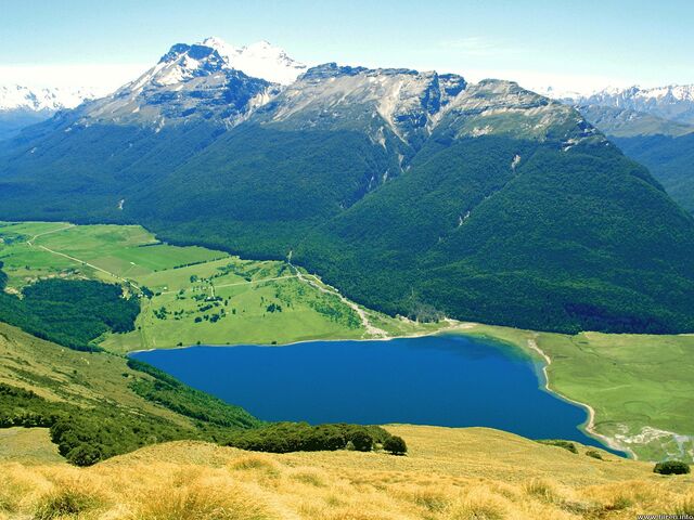 File:Diamond-lake paradise new-zealand.jpg