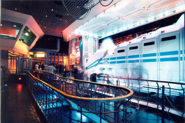 File:Star Tours Queue Line facing Starspeeder.jpg