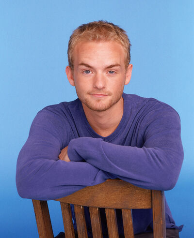 Malcolm-In-the-Middle-malcolm-in-the-middle-25680929-2081-2560