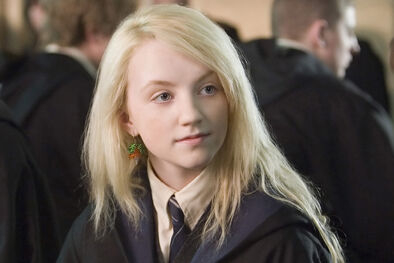 Luna-lovegood-cafeteria-6x4