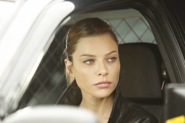 File:106 Chloe in car.jpg