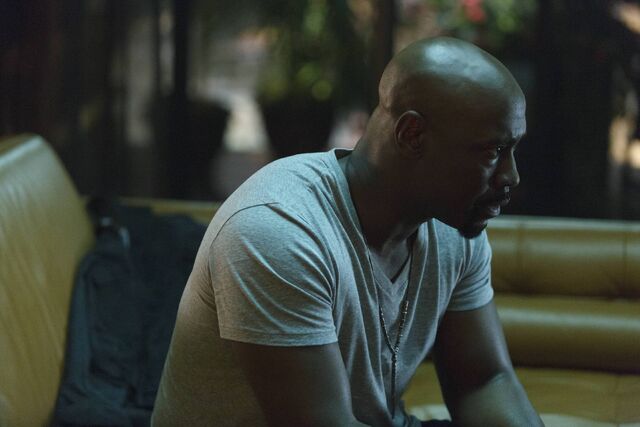 File:113 promo Amenadiel.jpg