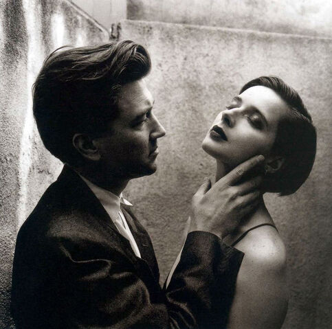File:39008-Helmut Newton Lynch Rossellini.jpg