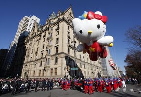 195427-thanksgiving-day-parade-2011