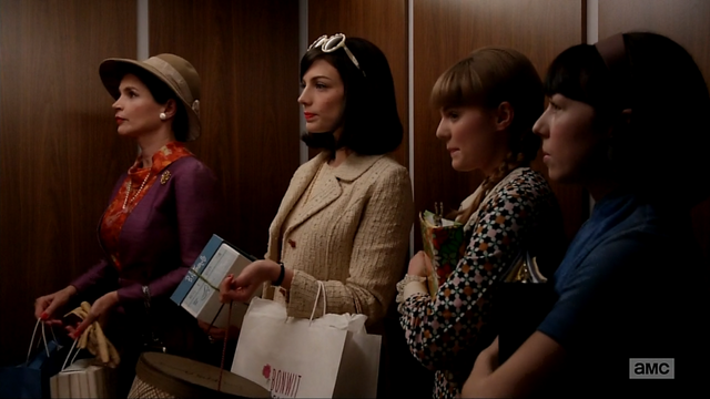 File:6x06 Megans Outfits (02).png