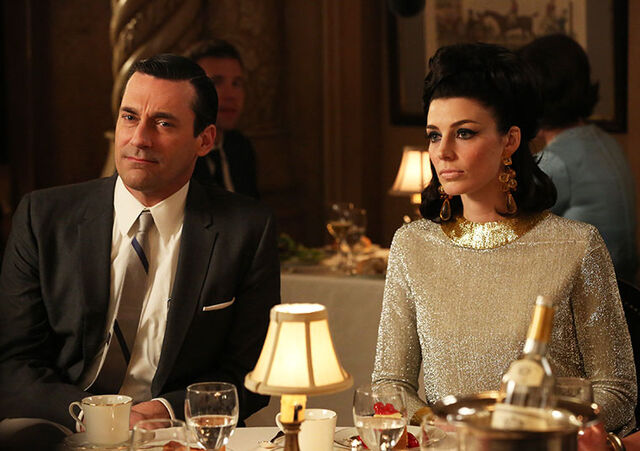 File:6x06 Megans Outfits (04).jpg